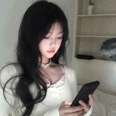 三女性